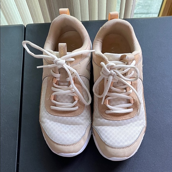 Vionic Beige and White Sneakers Size 8 - Picture 1 of 8